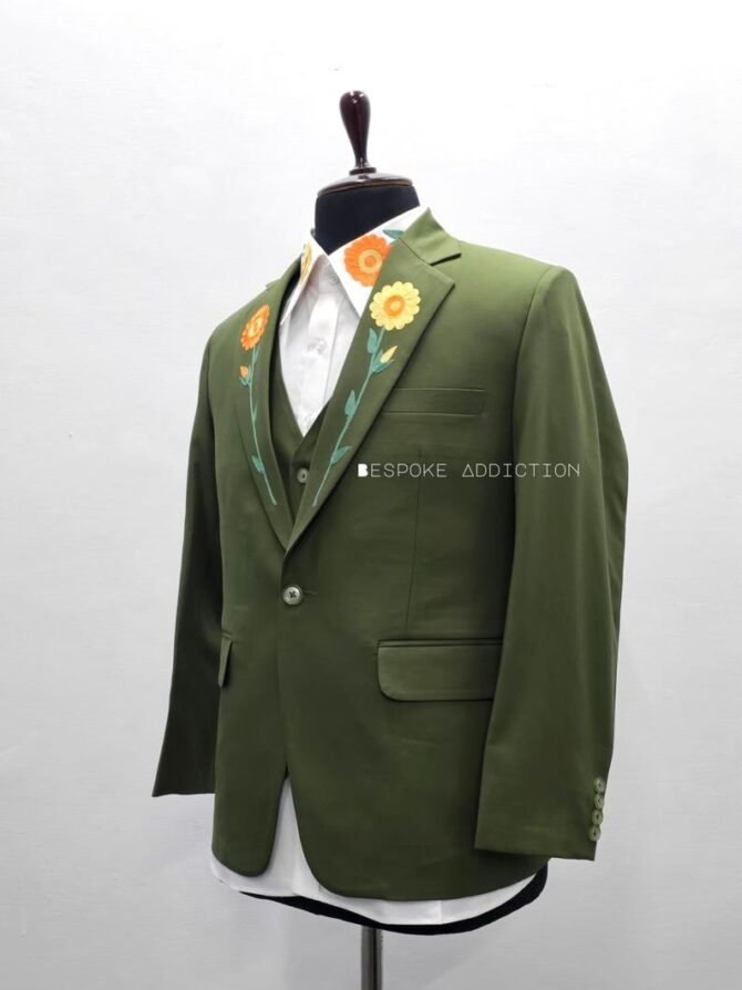 Men Olive Green 4Pc Bespoke Flowers Embroidered On Peak Lapel Cocktail Coat Pant Vest Shirt Western Suit Retro Groom Wedding Party Outfit - Image 5