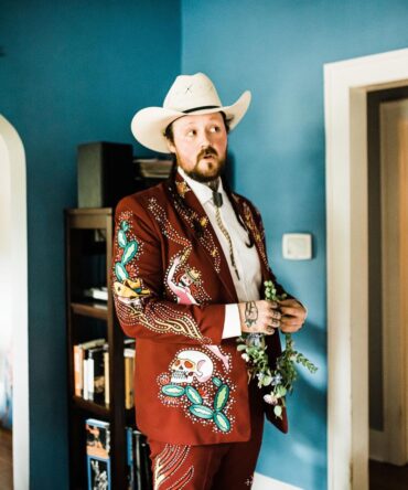 Men 2Pc Rust Orange Customized Skeleton Cactus Embroidered Rhinestones Cowboy Country Western Nudie Suit Vintage Wedding Groom Stage Groom Bespoke Outfit