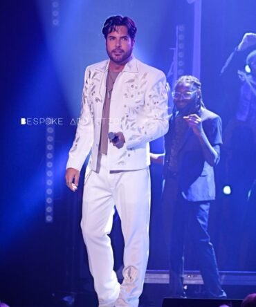 Men Yellow 2Pc Customized Leaf Vines Golden Embroidery Rhinestones Country Western Nudie Suit Cowboy Party Cocktail Groom Wedding Bespoke Rockstar Outfit